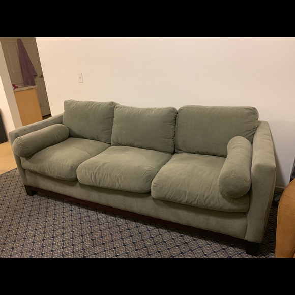 Couch - Picture 4 of 4